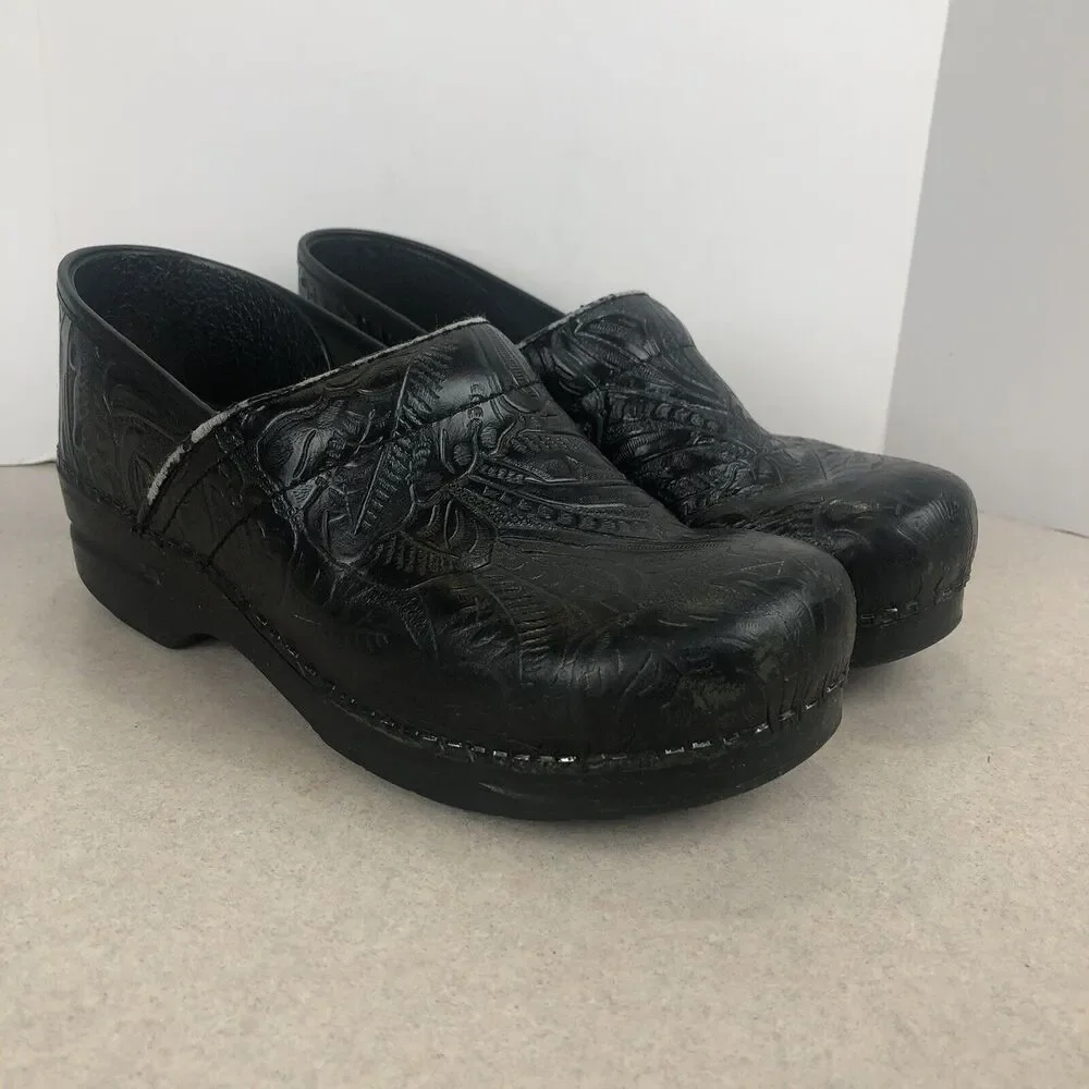 Dansko Professional Comfort Clogs Black Tooled Leather Womens Size 40/ 9.5‎